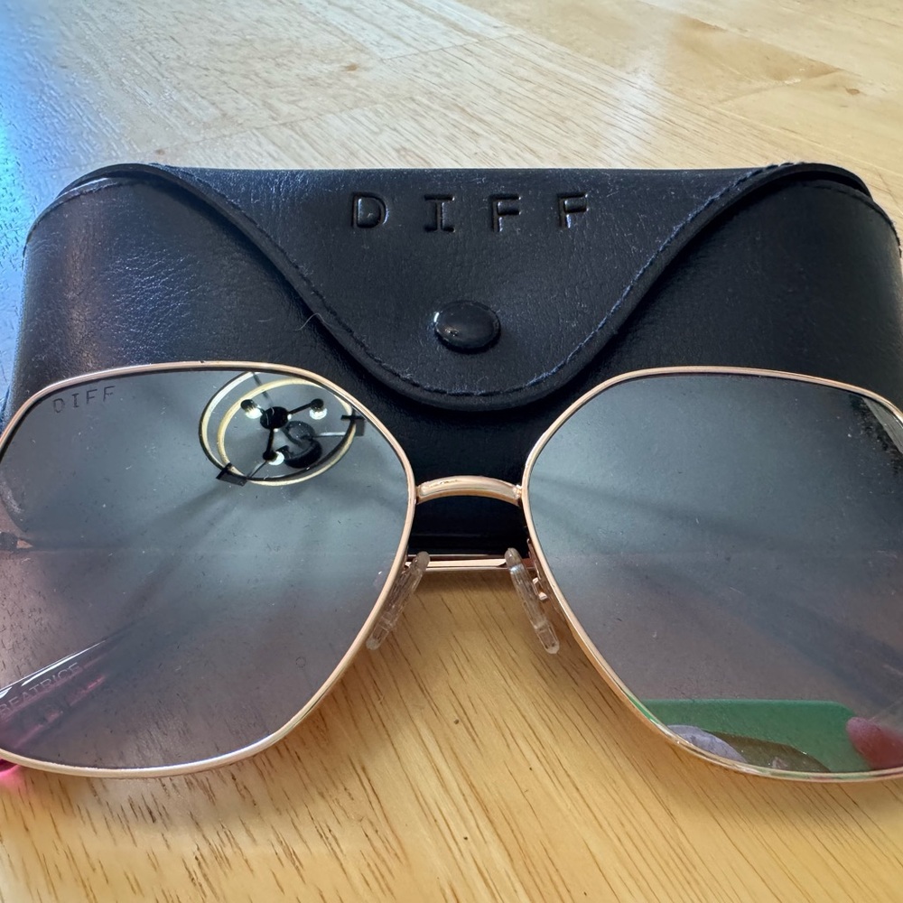 Diff Eyewear Rose Gold Frame Sunglasses with Brown Lenses - New!